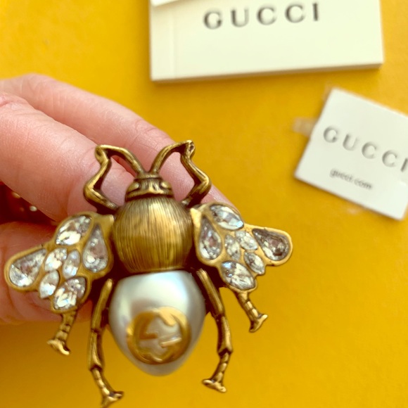 gucci ring bee
